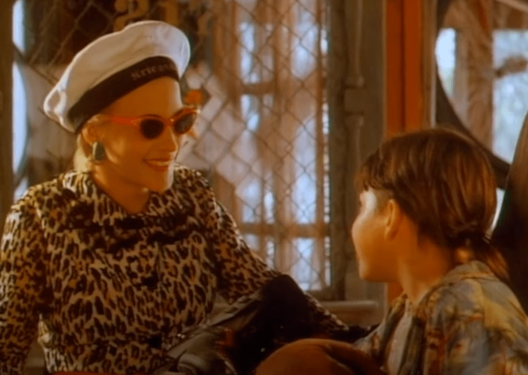 A picture of Patricia Arquette as Casey, speaking to Milton.